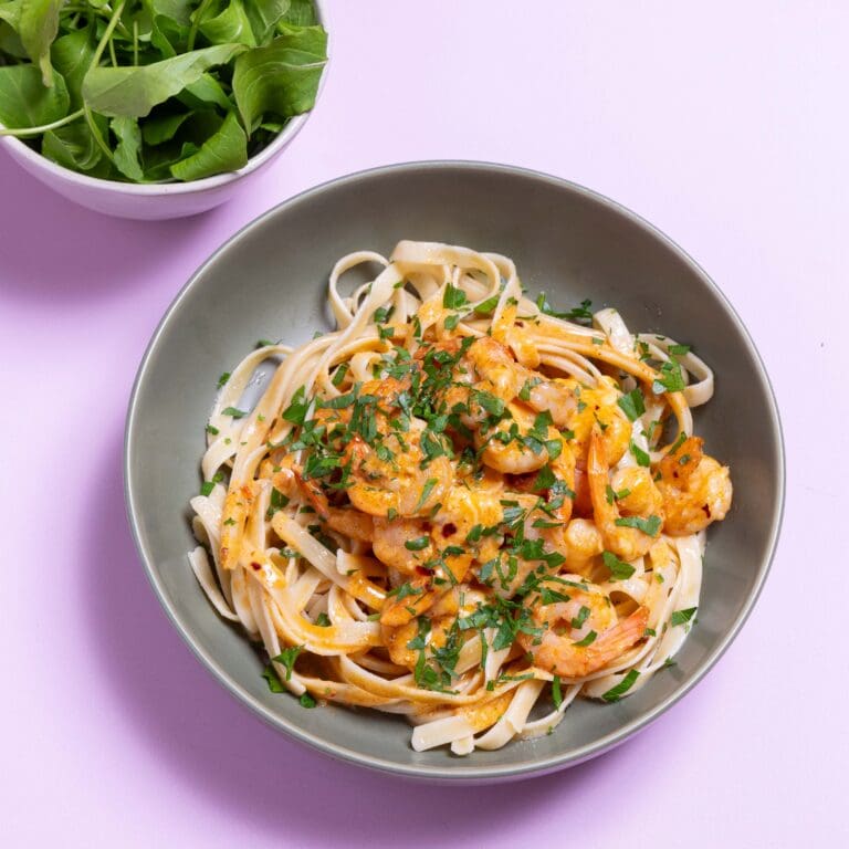 Creamy Garlic & Paprika Prawns with Pasta and Rocket