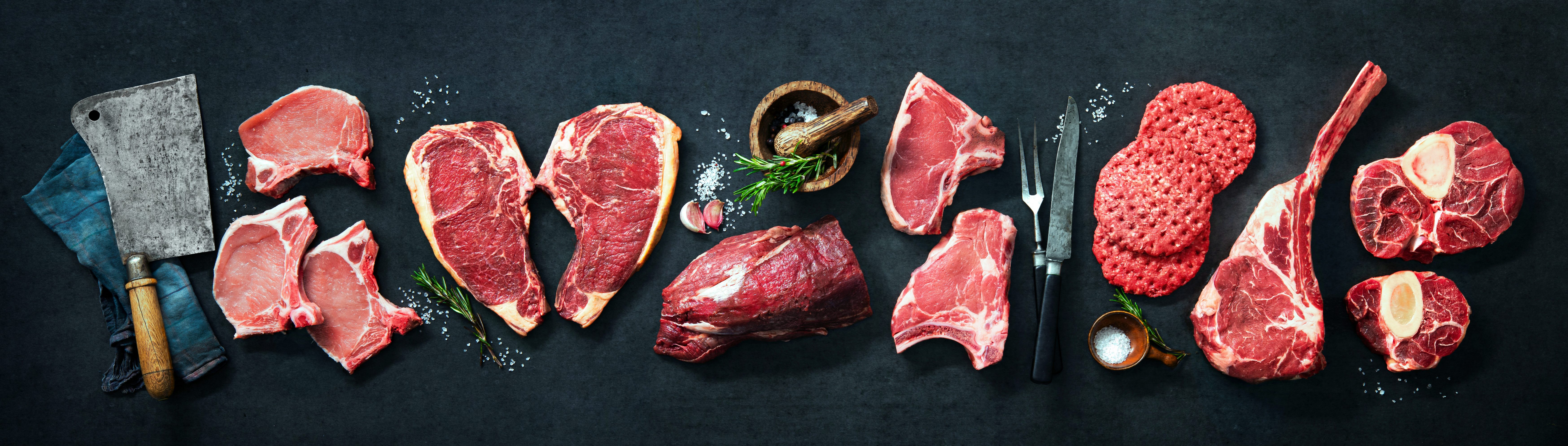 Assortment,Of,Raw,Cuts,Of,Meat,,Dry,Aged,Beef,Steaks